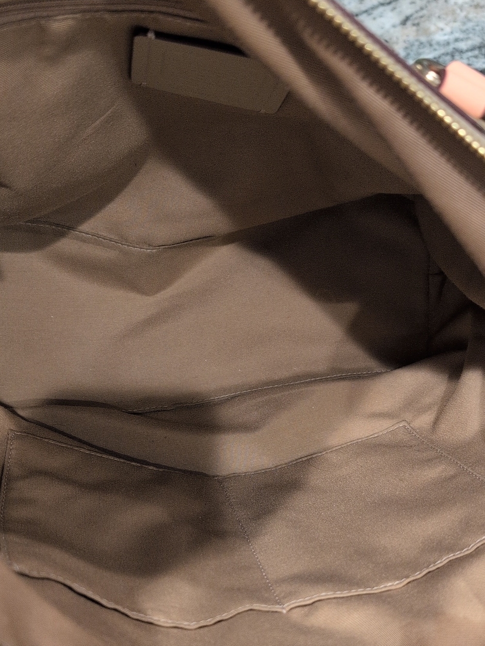 Coach Gallery Tote in Signature Canvas with Strawberry Print - Picture 6 of 7